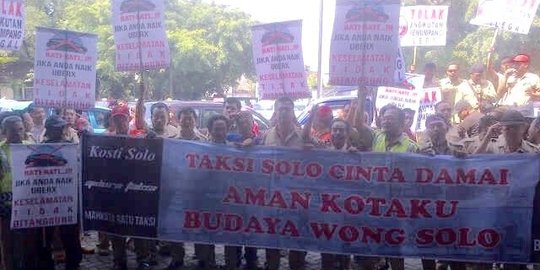 Ratusan sopir taksi Solo ancam sweeping Uber yang dianggap ilegal