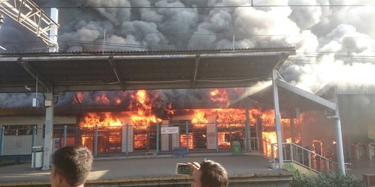 Usut kebakaran Stasiun Klender, KAI bentuk tim khusus