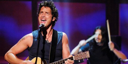 Sebelum wafat, Chris Cornell sempat minta maaf di atas panggung