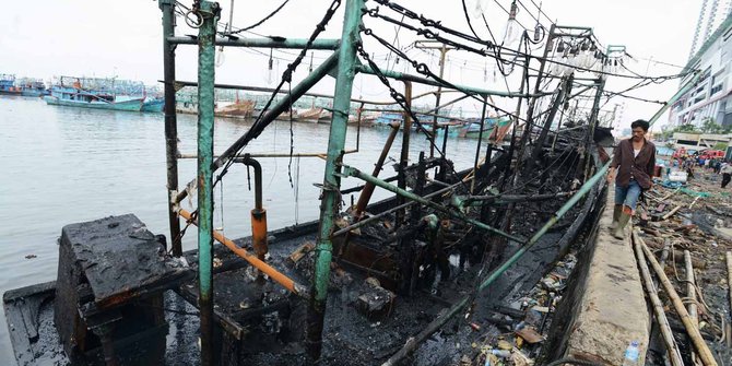 Basarnas terjunkan tim cari kapal terbakar di perairan Masalembu