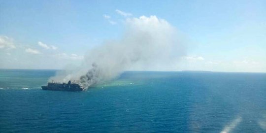 KM Mutiara Sentosa terbakar, lima orang dikabarkan meninggal