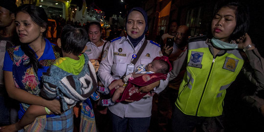 Korban KM Mutiara Sentosa I tiba di Surabaya, salah satunya balita