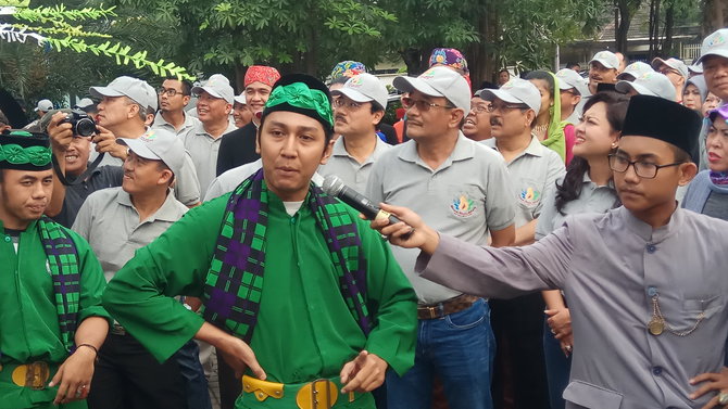 djarot disambut palang pintu di waduk pluit