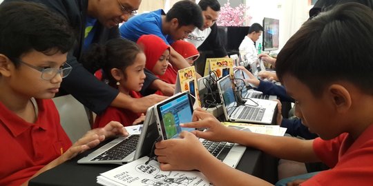 Ratusan anak berlomba-lomba belajar membuat aplikasi