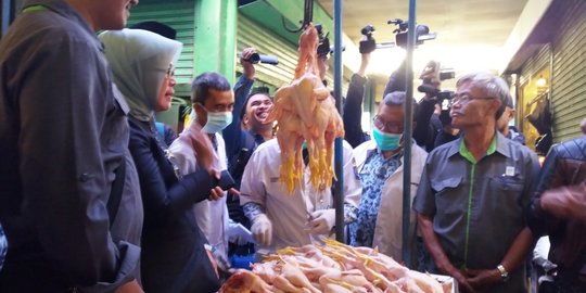 Jelang Ramadan, harga bawang putih & daging ayam merangkak naik