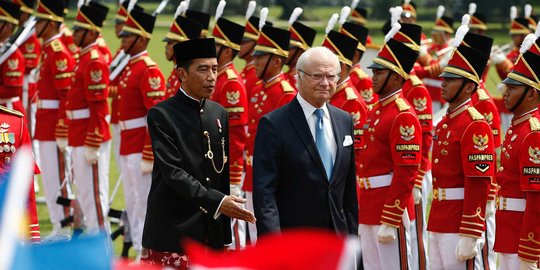 Jokowi sambut hangat Raja Swedia di Istana Bogor