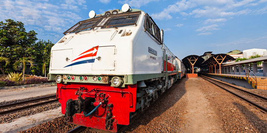 Jalur kereta di Cirebon rawan longsor