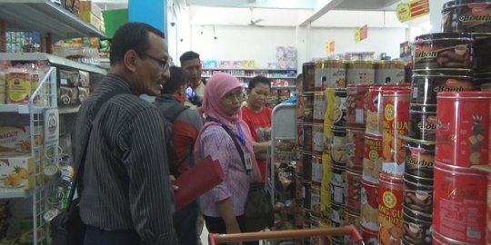 Swalayan di Mojokerto jual makanan tak layak konsumsi & kedaluwarsa