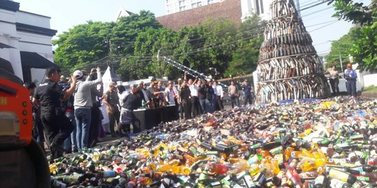 Jelang Ramadan, 16 ribu botol miras dimusnahkan Polrestabes Bandung