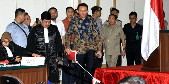 Butuh waktu sepekan lebih buat Ahok putuskan cabut berkas banding