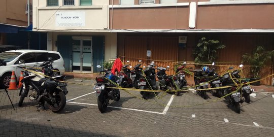 Polisi masih cari pemilik motor dinas di lokasi pesta seks gay