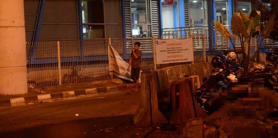 Arus lalin menuju Kampung Melayu ditutup sampai olah TKP selesai
