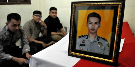 Polisi muda itu gugur di Kampung Melayu