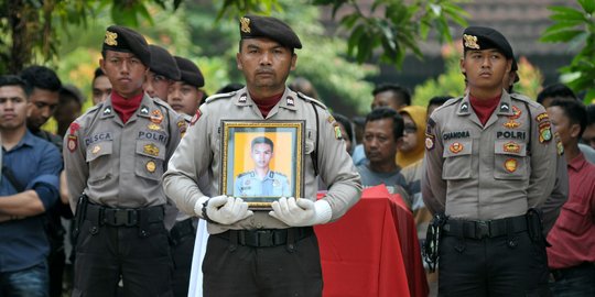 Bom bunuh diri kandaskan mimpi Dinda menikah dengan Briptu Imam