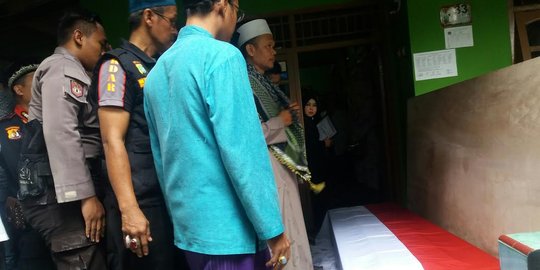 Kenangan sang ibu akan janji Briptu Taufan belikan buah durian