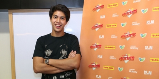 El Rumi senang Dhani dan Maia \'rujuk\' di wisuda kelulusan SMA-nya