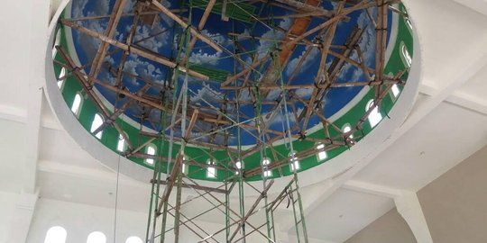 Renovasi masjid, Bambang meninggal jatuh dari kubah tinggi 13 meter