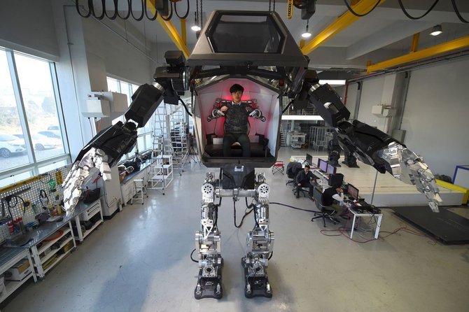 robot setinggi 4 meter di korea selatan