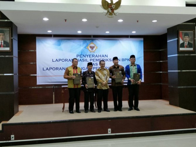 bupati pasuruan m irsyad yusuf menerima laporan hasil pemeriksaan bpk pasuruan empat kali berturut memperoleh predikat wajar tanpa pengecualian wtp