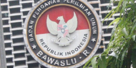 'Sekarang Bawaslu dan KPU sedang diukurin bajunya oleh DPR'