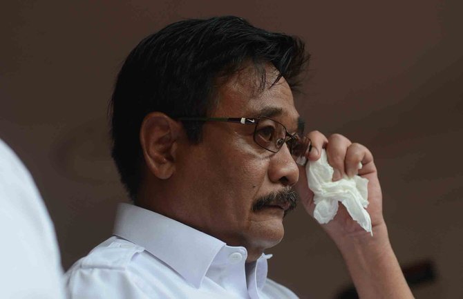 djarot menangis