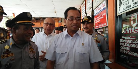 Sidak terminal, Menhub Budi dapat laporan masih ada calo tiket