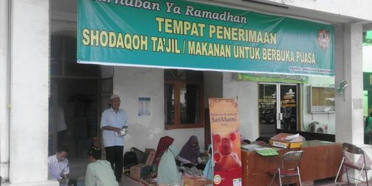 Masjid Agung Palembang siapkan 700 paket takjil tiap hari