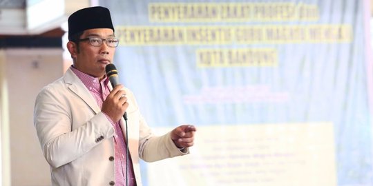 Ridwan Kamil: Camat di Bandung Rp 30 juta/bulan, masa kerjanya buruk