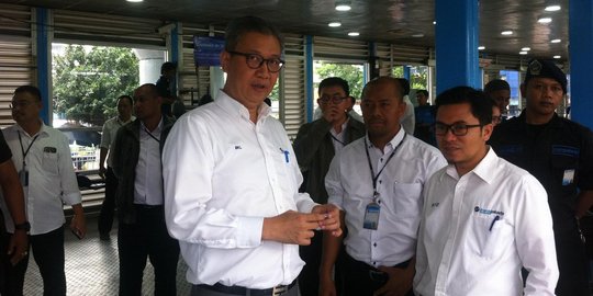 Buka halte Kampung Melayu, PT Transjakarta gelar sembako on shelter