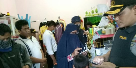 Densus 88 sita barang bukti dari rumah terduga teroris Tawangmangu