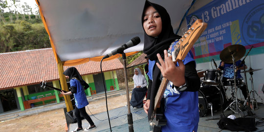 Ini band metal berhijab asal Garut yang mendunia