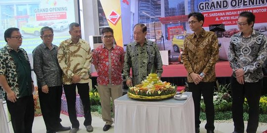 Mitsubishi perkuat jaringan penjualan mobil penumpang di Medan