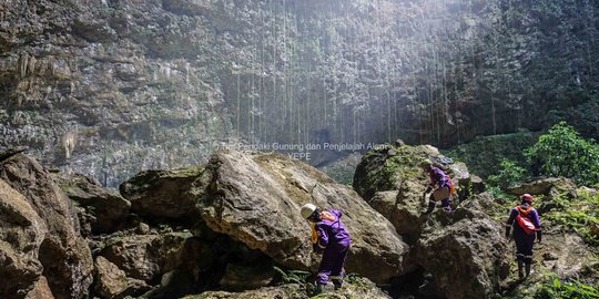 Jelajah pesona misterius tiga gua vertikal di Pacitan