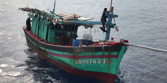 Curi cumi di laut Kepri, Kapal Vietnam ditangkap TNI AL