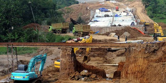 Memantau proyek Tol Bogor-Ciawi-Sukabumi atau Bocimi di Cigombong