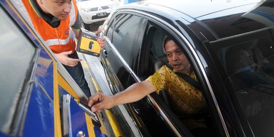 5 Fakta di balik keharusan bayar tol non-tunai Oktober 2017