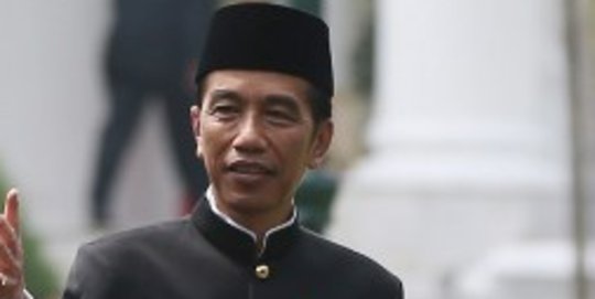 Berbaju Betawi,  Jokowi pimpin upacara pertama Hari Pancasila