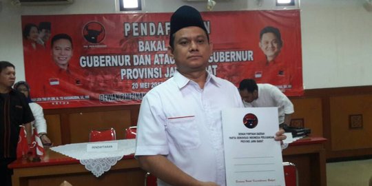 Sekretaris PDIP Jabar ambil formulir pendaftaran Pilgub Jabar