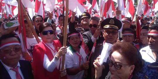 Gelora aksi 1.000 bendera merah putih di Minahasa Selatan