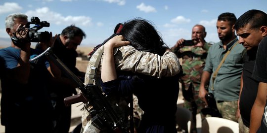 Tangis haru wanita korban budak seks ISIS kembali ke desanya