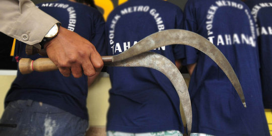 Polisi amankan dua pemuda bawa katana di Ciputat