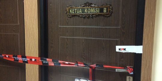 Kantor Ketua Komisi B DPRD Jatim disegel KPK