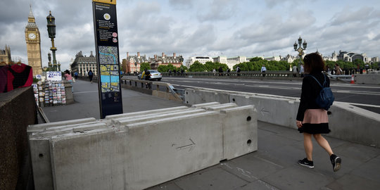 Antisipasi teror, jembatan di London dipasangi pagar beton