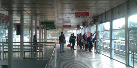 Total ada 50 Halte Transjakarta jual 'Sembako on Shelter'