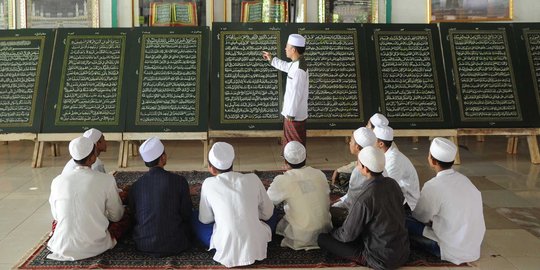 Bertadarus dengan Alquran seberat 1,2 ton