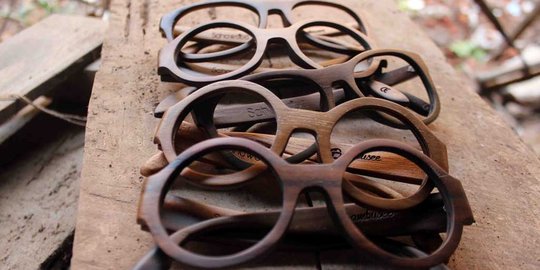 Sahawood, frame kacamata kayu kualitas ekspor karya mantan pecandu