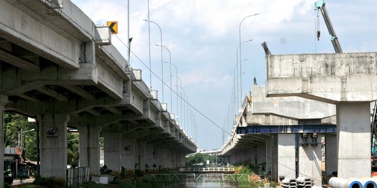 Mulai H-10 Lebaran, proyek Tol Becakayu dihentikan sementara