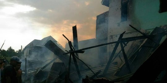 2 Bocah main korek api, belasan rumah di Palembang hangus terbakar