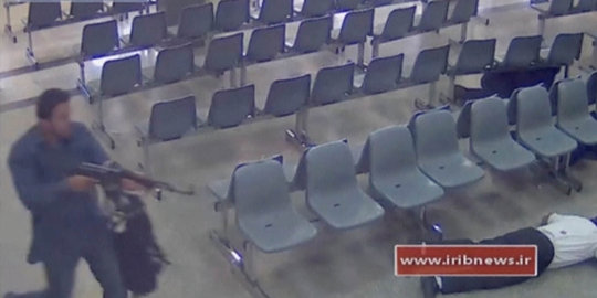 Ini gerak-gerik penyerang Gedung Parlemen Iran yang terekam CCTV