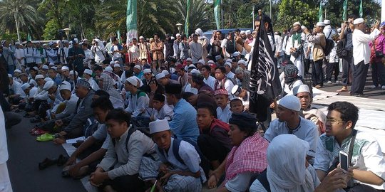Massa alumni aksi 212 mulai berdatangan ke Masjid Istiqlal
